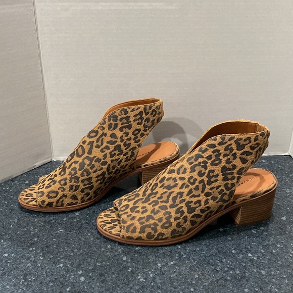 Lucky Brand “Terif” animal print : Leopard Leather Slingback Peep Toe Shoe NWOT! - Picture 3 of 12